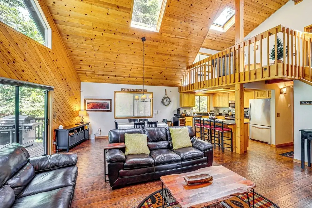 Blue Lake Mountain Retreat w/ Lake & Pool Access