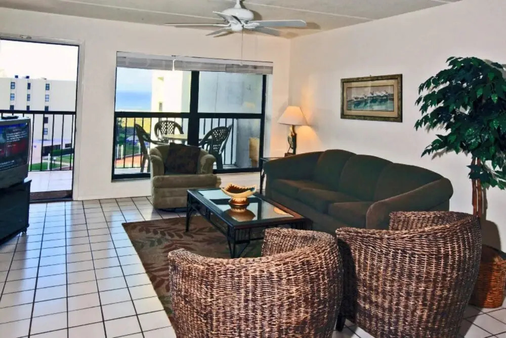 Saida IV Condominium 606