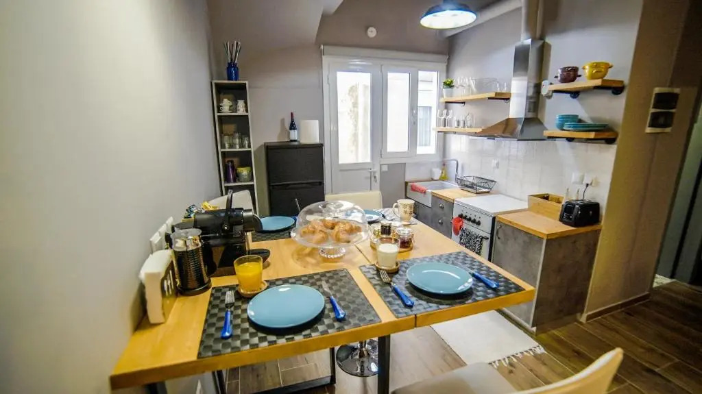 D16 Athens Apartment - 5' mins to Petralona Metro