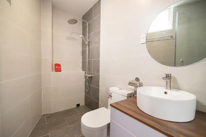 RedDoorz Plus @ Tran Quang Khai Street