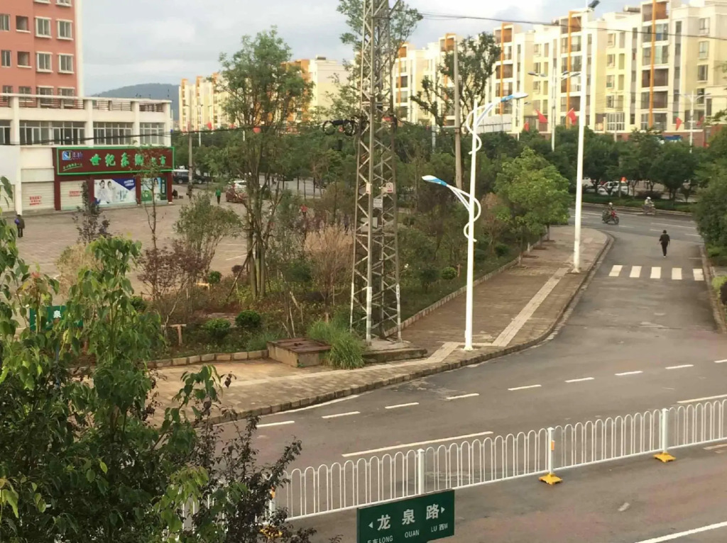 Jinying Express Hotel (Qujing North Railway Station)