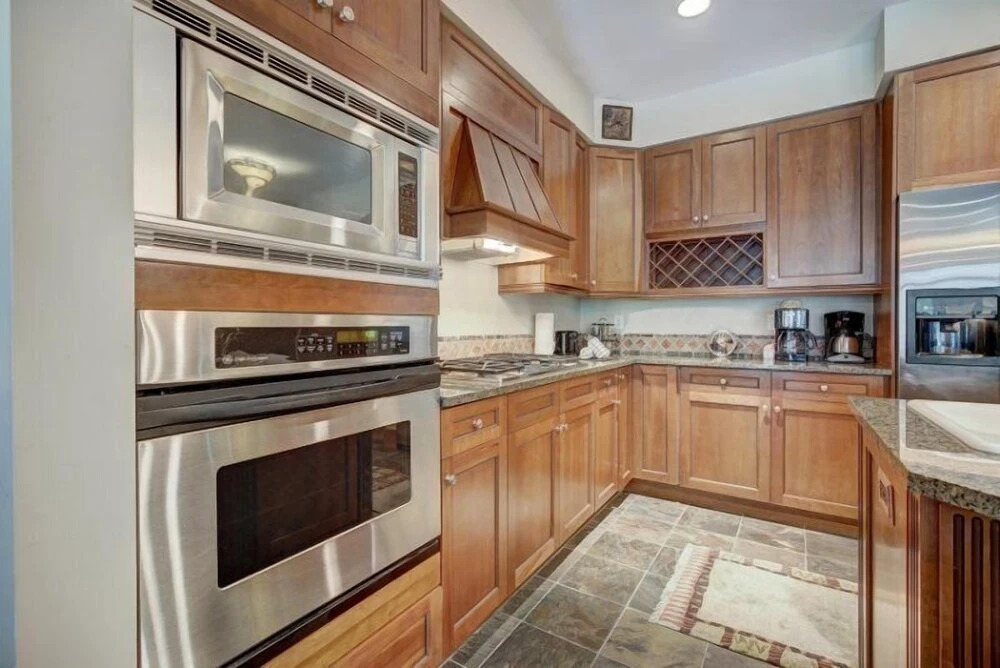 Lone Eagle 2 Bedroom Condo