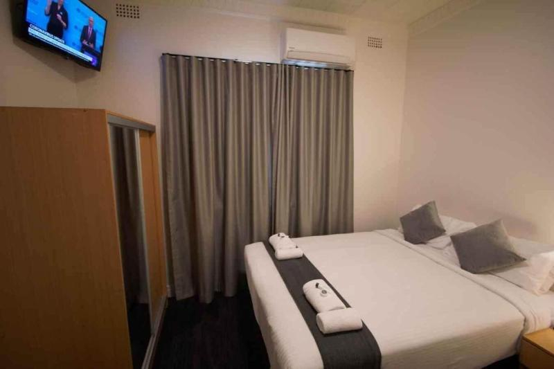 Sydney Junction Hotel