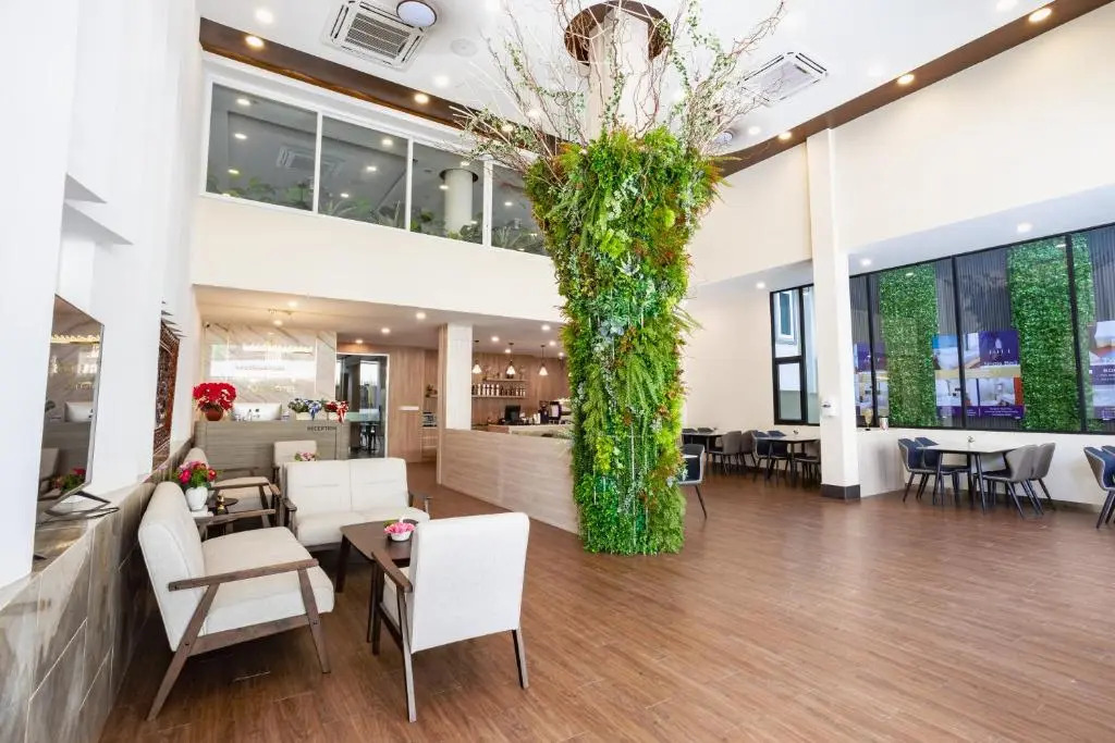 Joli Hotel