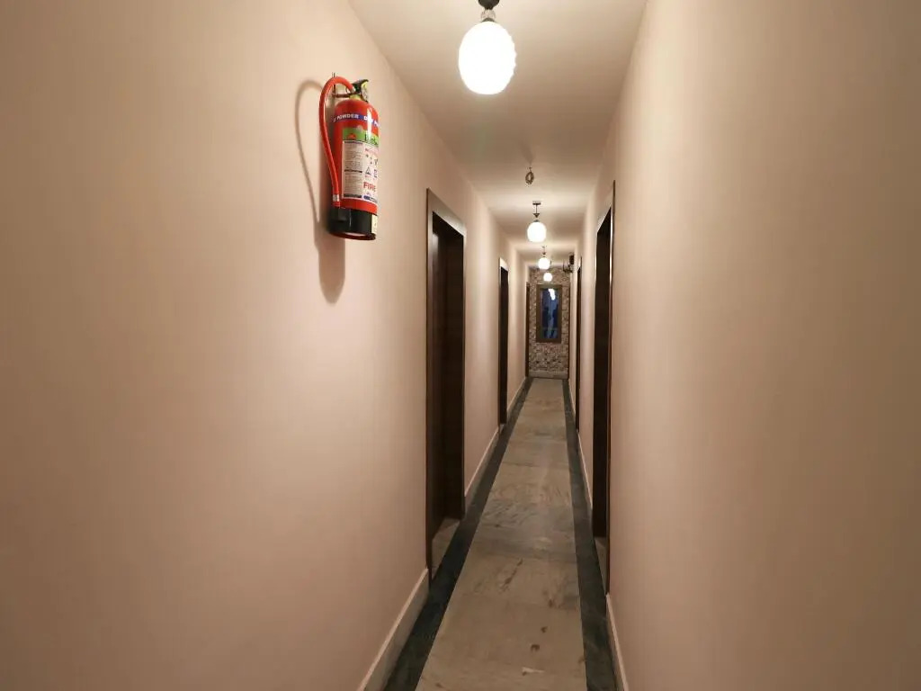 Hotel Barney Grand By OYO Rooms