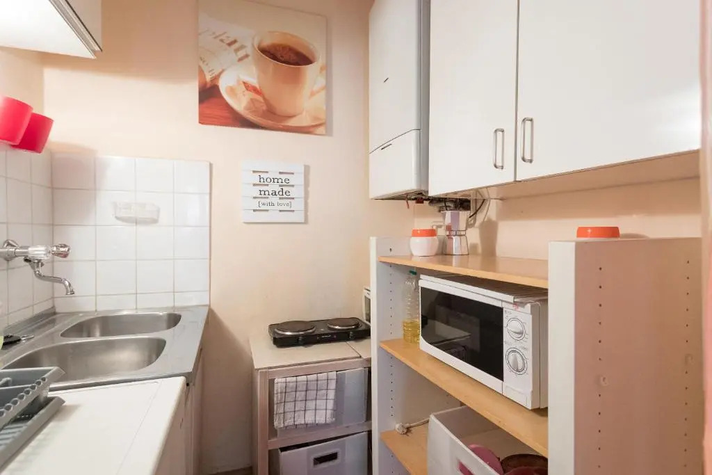 COZY and quiet flat - 12 min to center