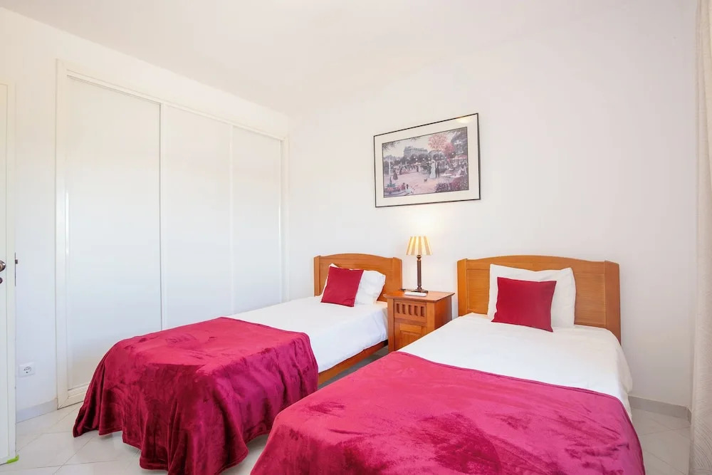 Amazing 2-bedroom Appartment With big Terrace!