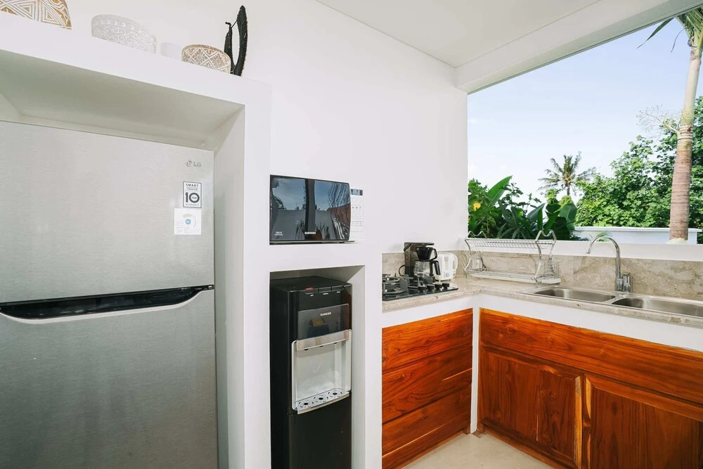 Villa L at Seseh - 2BR Private Luxury Oasis next to the Beach