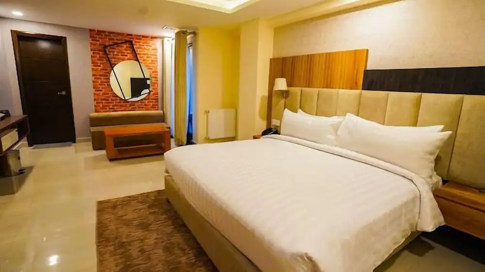 Fiora Hotel