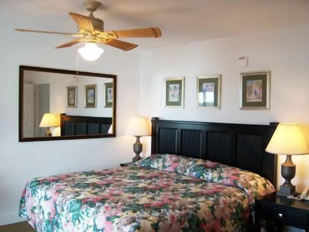 Lake Roy Beach Inn - Winter Haven