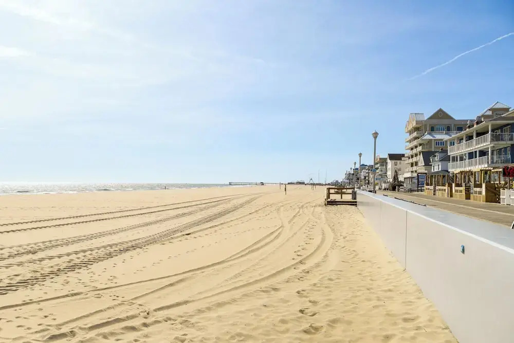 Steps to Boardwalk! 4th-floor Ocean City Beach Gem