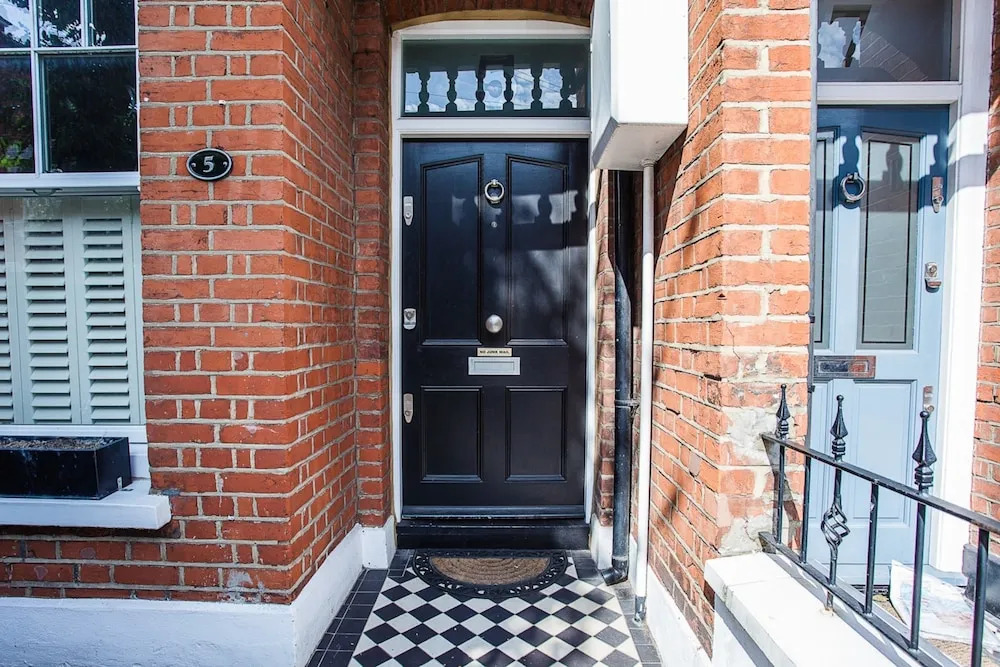 Bright 3 Bedroom Home in Clapham South