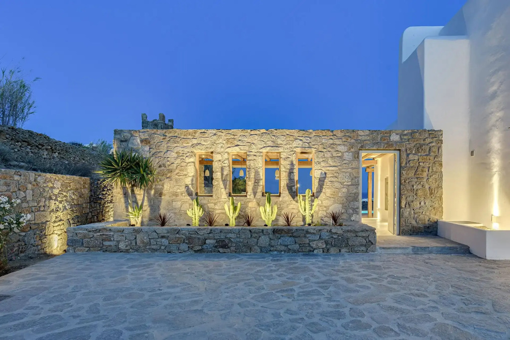 Villa Yasemin on the Rock