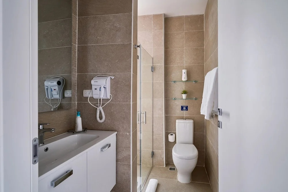3BR Beach Condo Lakeview Playabonita Pool LUX