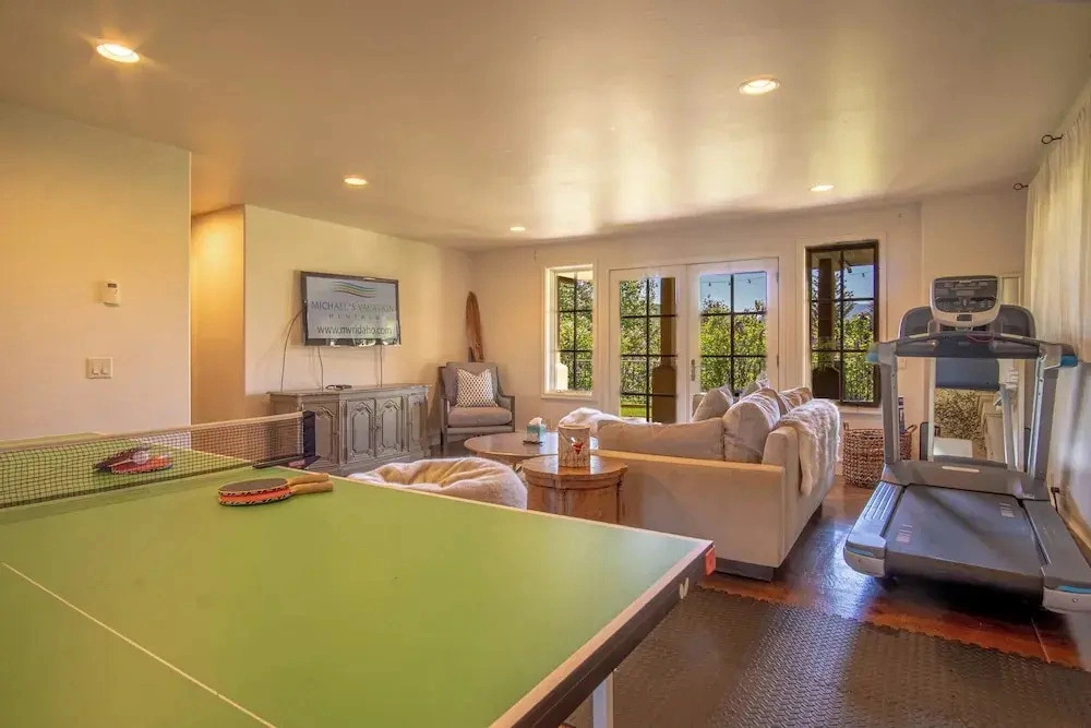 Chateau Du Soleil- Luxury Home Near Ski Lifts & Downtown Ketchum