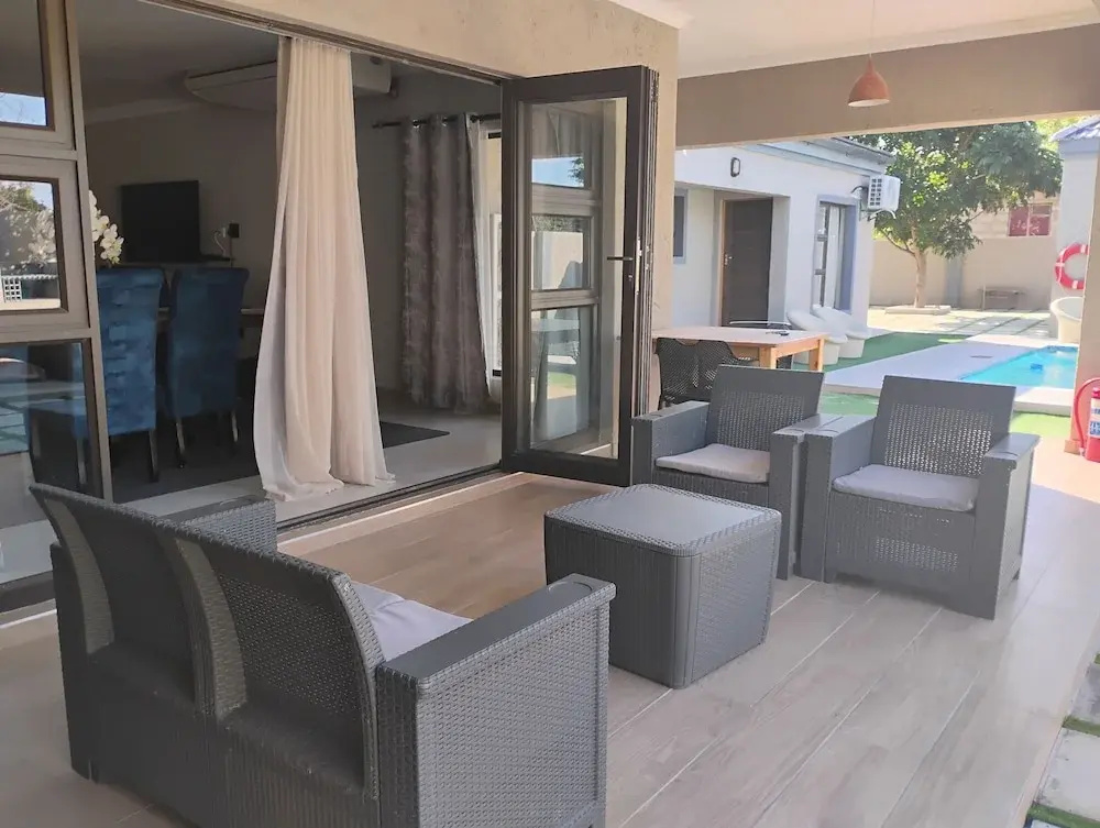 Petalite Villa Maun