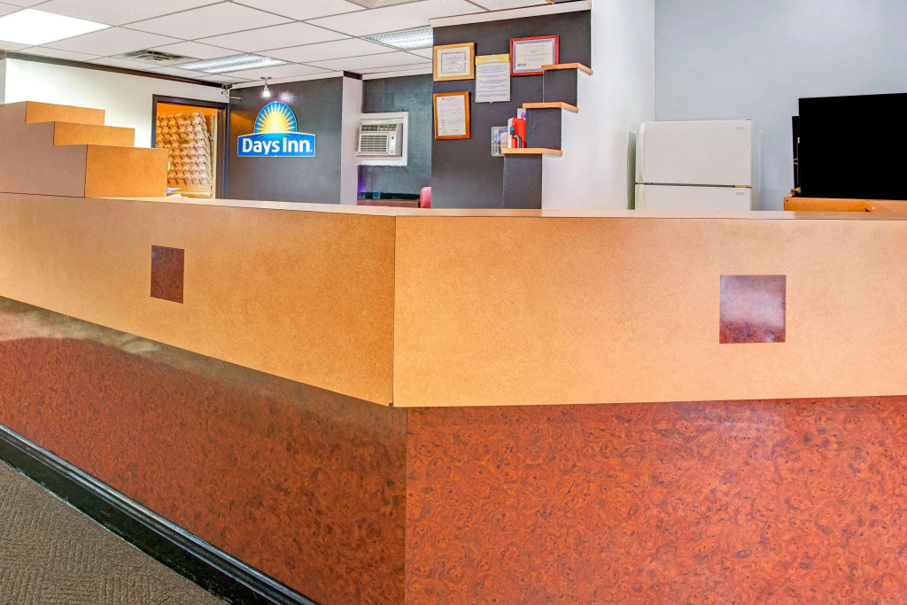 Days Inn by Wyndham Livonia Canton Detroit