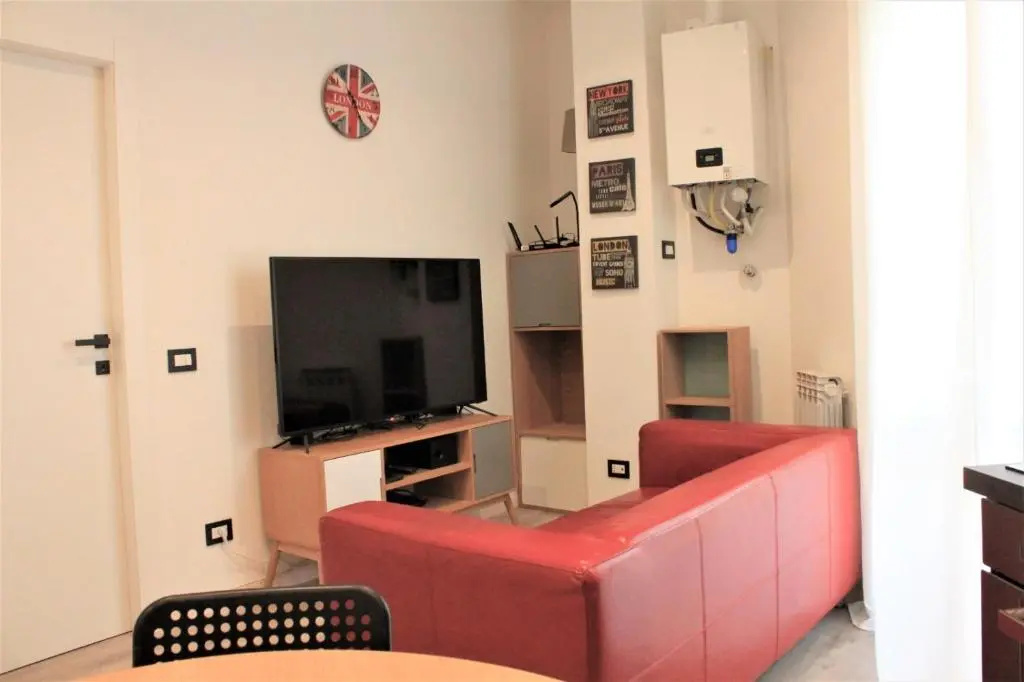 TheTechFlat-4people-2bedrooms-24Hours Self Check in - RedMetro Sesto Marelli Duomo Fiera - For professionals and remote workers 32inch Monitor and Desks optimized for laptop - No City tax required - great wifi - dishwasher, washing machine and microwave