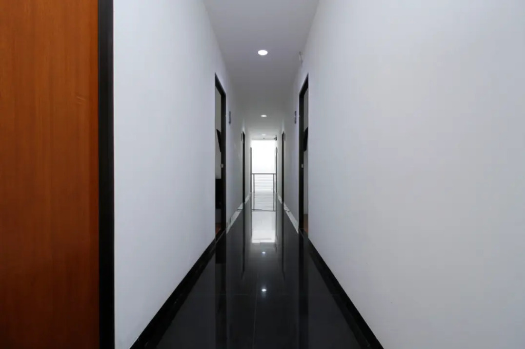 RedDoorz Plus near Plaza Indonesia