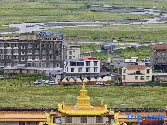 Kangding Tagong Grassland Baigong Manor