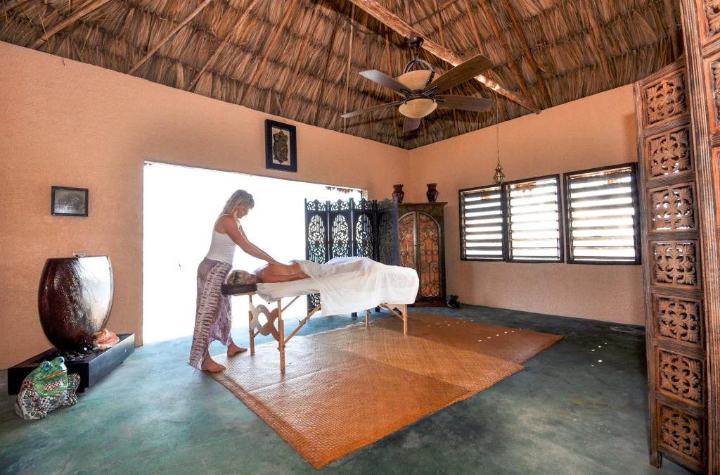 Captain Morgans Retreat