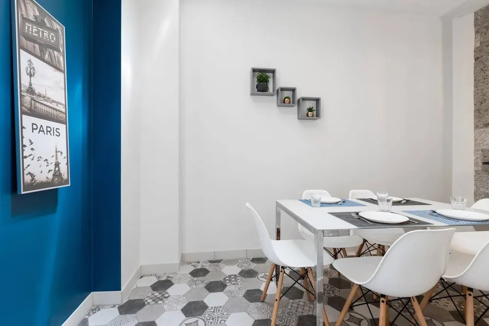 Beautiful Quiet Designer Apartment in Paris