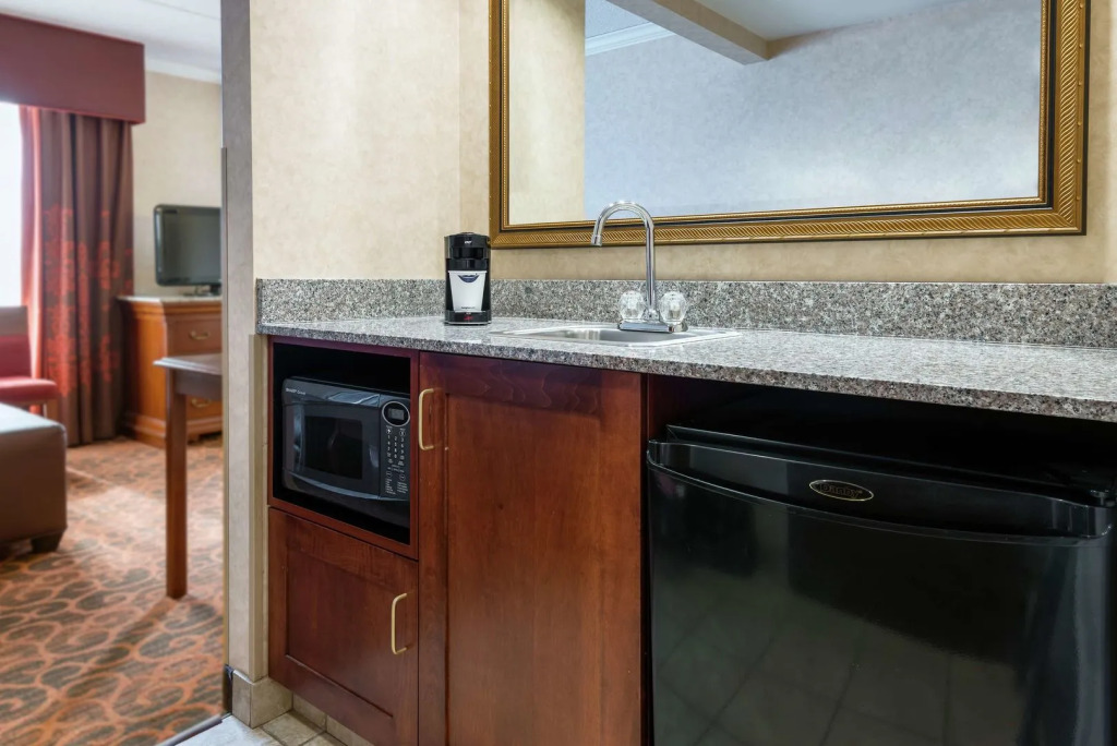 Hampton Inn & Suites Cleveland-Beachwood