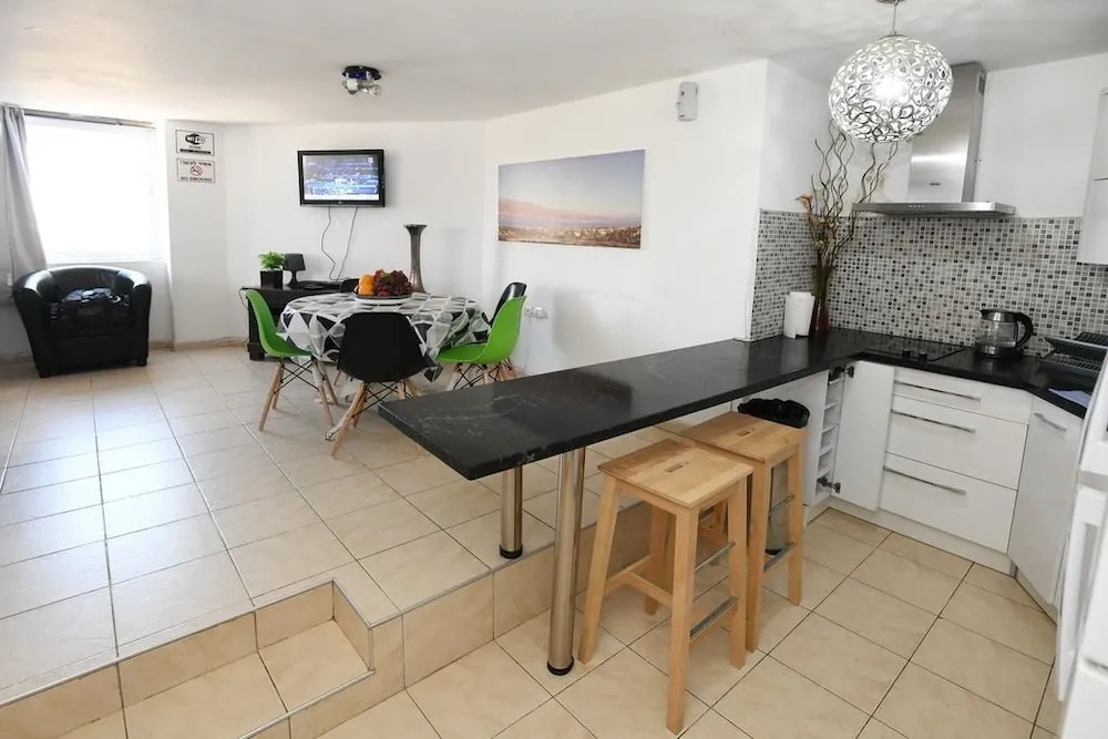 Avi's Suites - 44 Hativat Hanegev