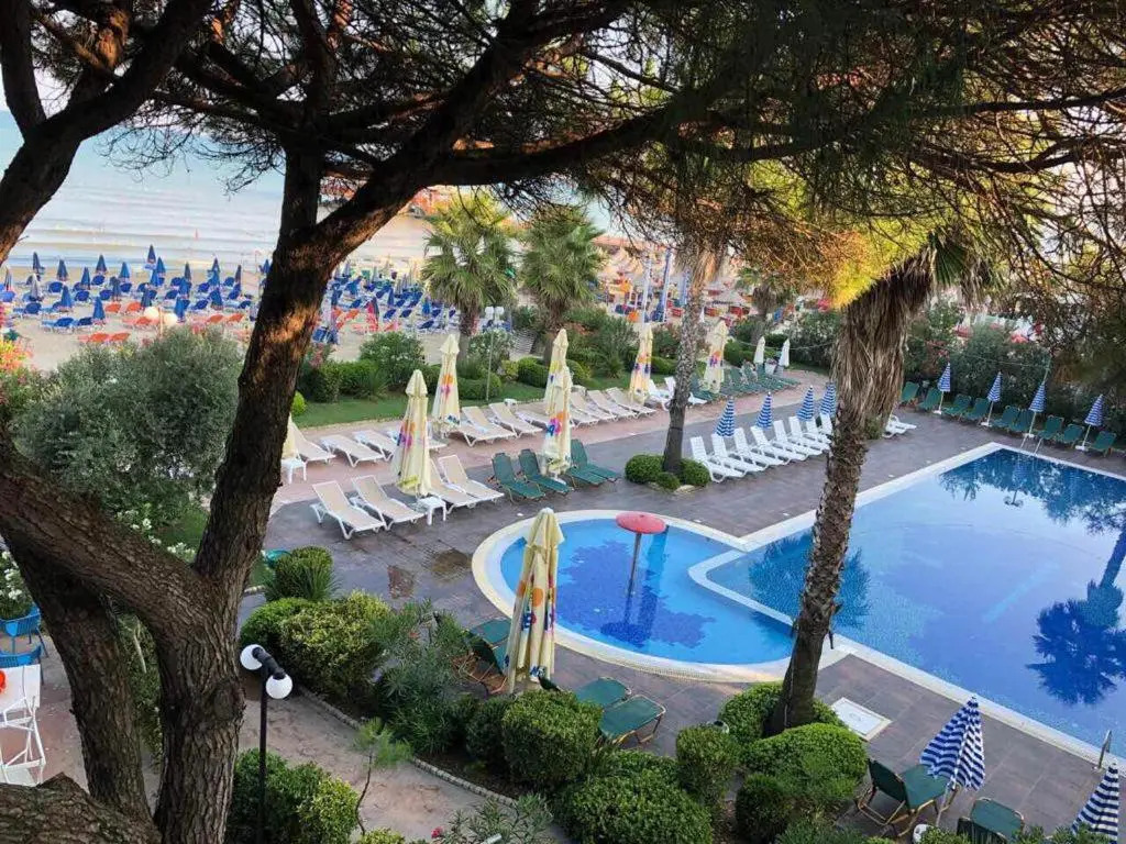 Mali i Robit Beachfront Apartment