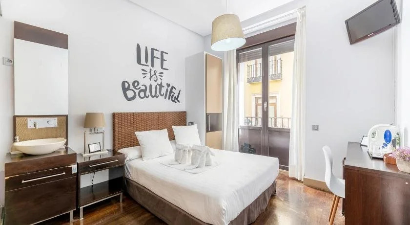 Хостел Pensión Madrid House
