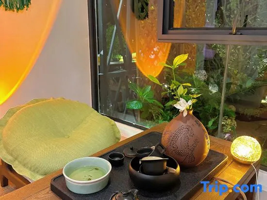 Fanjing Mountain Bamboo Creek Language Guesthouse