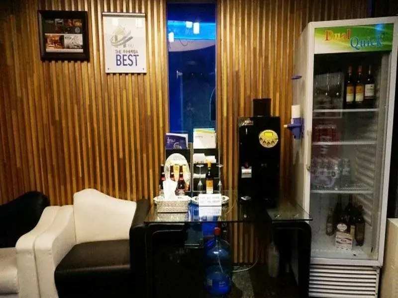 Pi Tourist Hotel