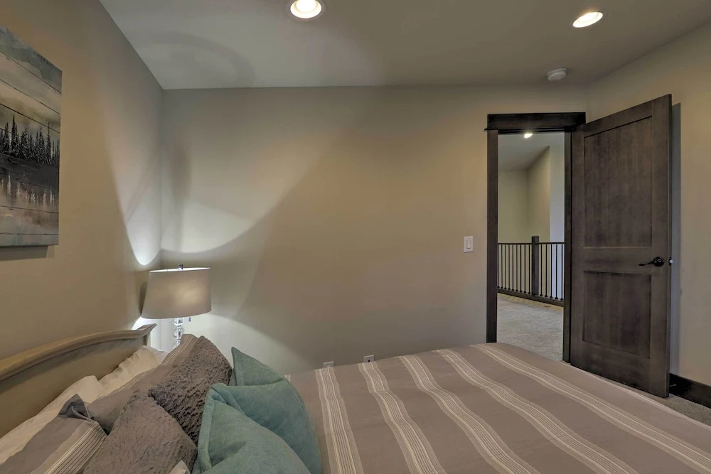 Luxury Suncadia Resort Retreat w/ Private Hot Tub!