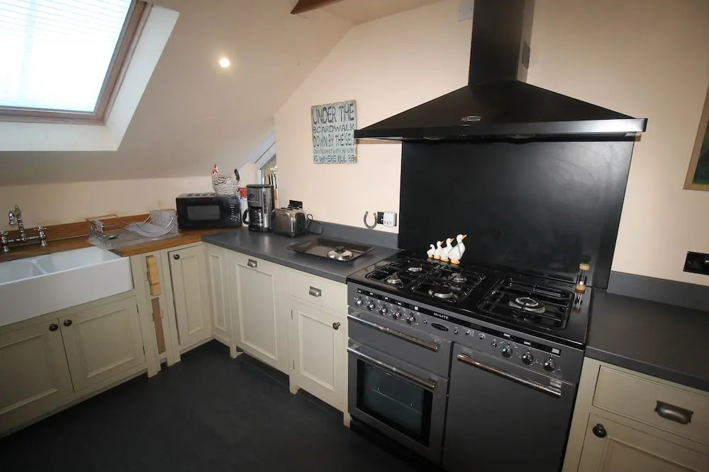 Violet Cottage 3 Bedroom Apartment by Cardiff Holiday Homes