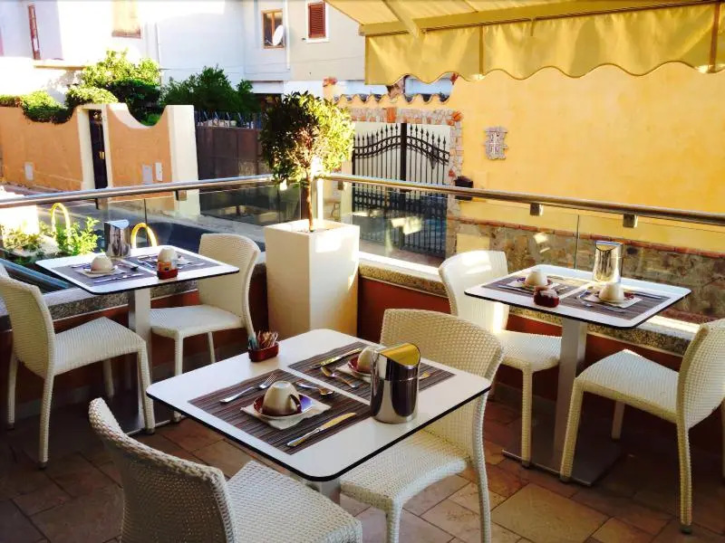 Janas Hotel
