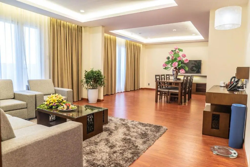 Sai Gon Phu Tho Hotel