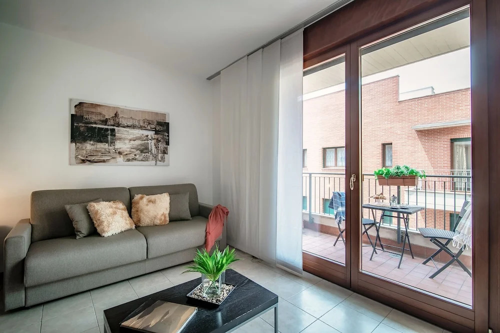 JOIVY Splendid Flat W/Terrace Near Lake Como