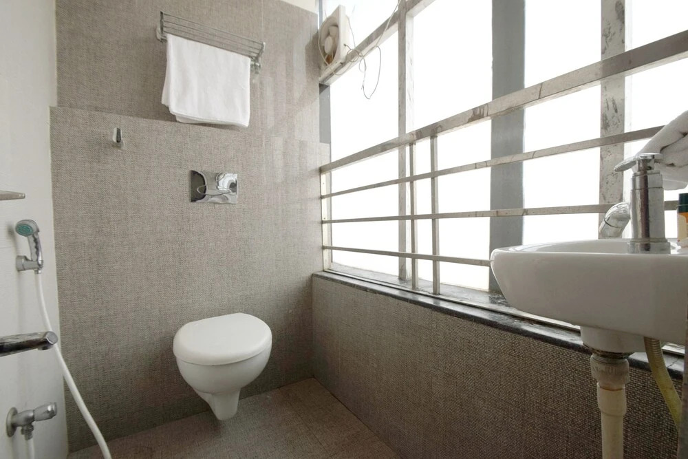 OYO Flagship 80565 Hotel Royal Inn