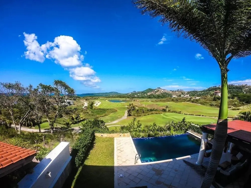 Villas in Pristine Bay