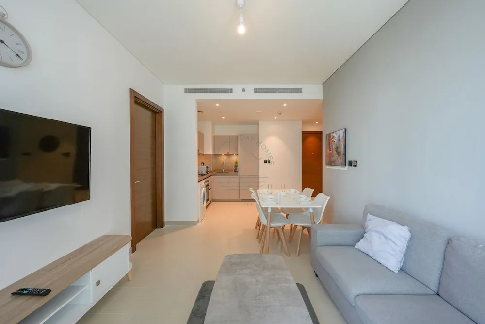 Yogi - Unwind in this 1BR at Sobha Creek Vistas Reserve