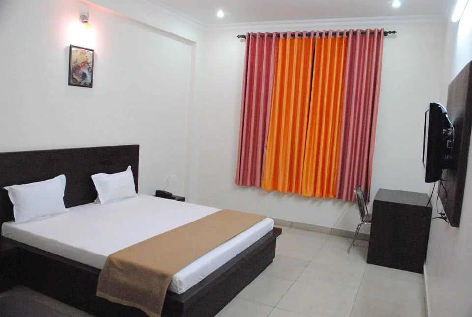 Saket Hotel