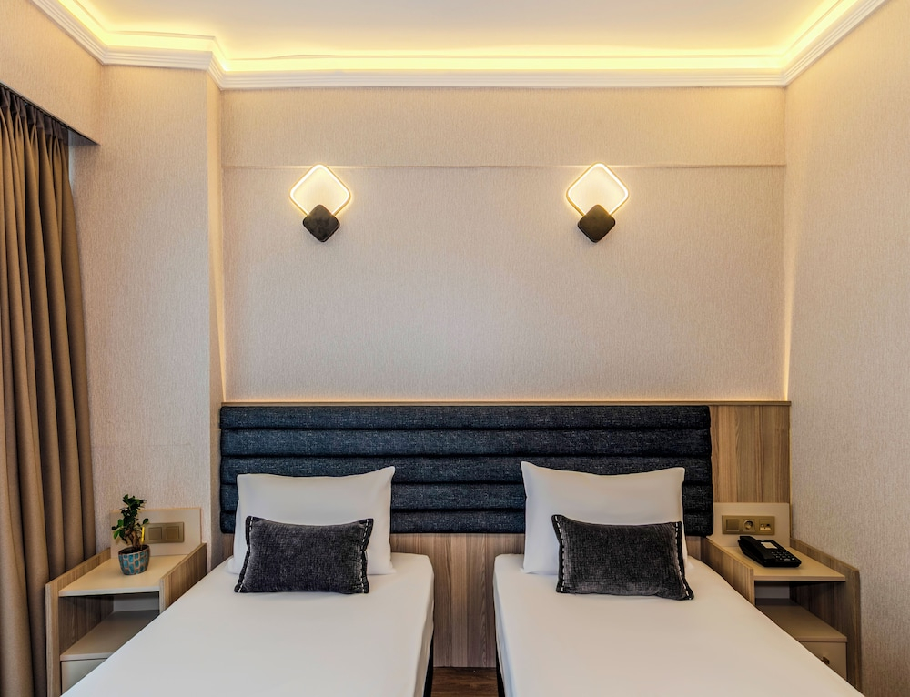 Felix Hotel