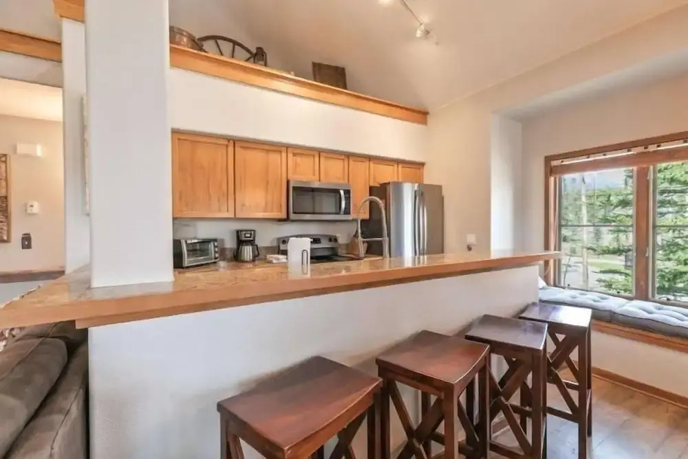 Premier 2 Bedroom Townhome Across From Snowflake Lift - Walk to Lifts