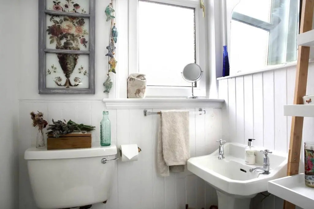 5 star beautiful & vintage, spacious apt in chic location!
