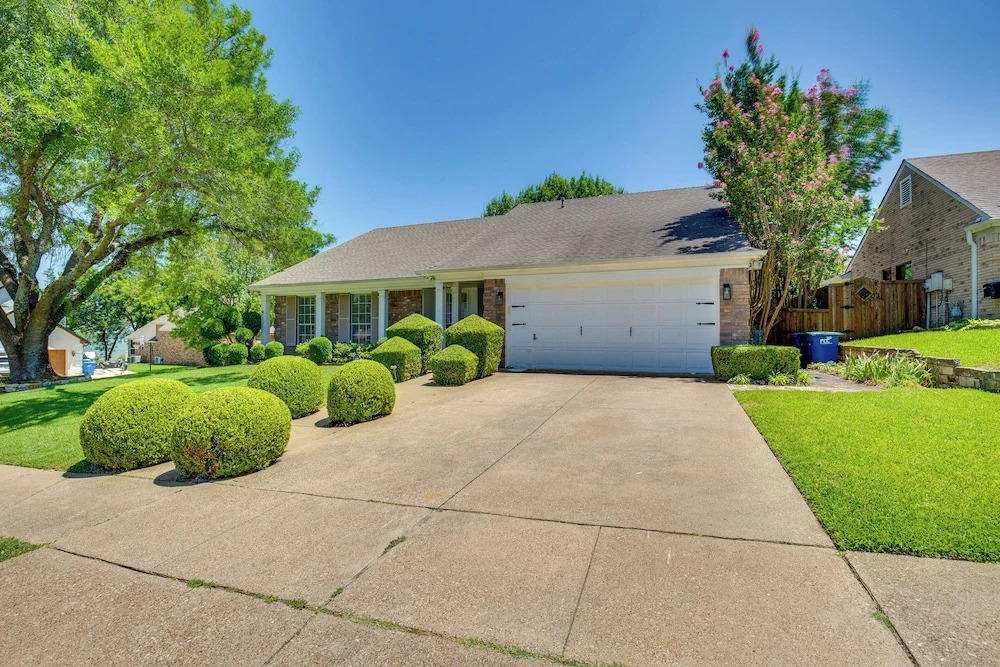 Lake-View Rowlett Escape w/ Fire Pit & Games