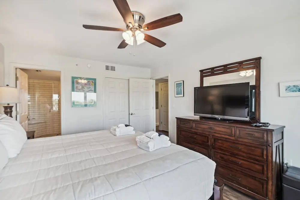Seacrest 301B is a 2 BR Gulf front on Okaloosa Island by RedAwning