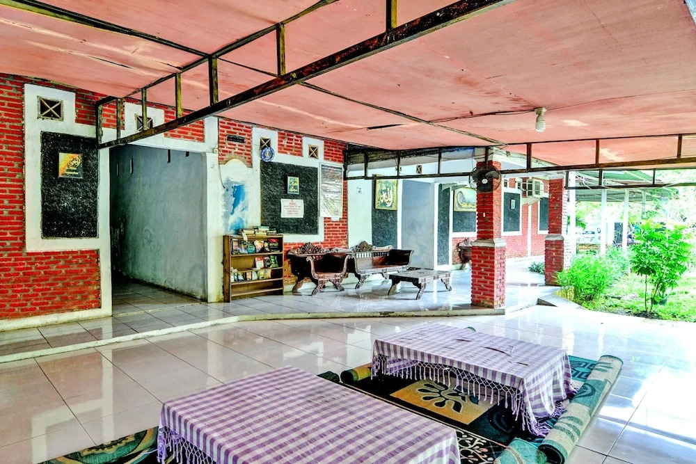 Hotel Syariah by OYO