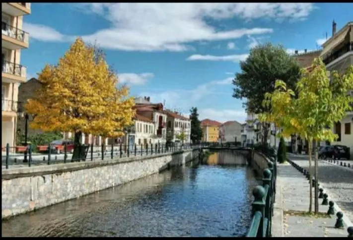 Center Apartment along the Sakoulevas River
