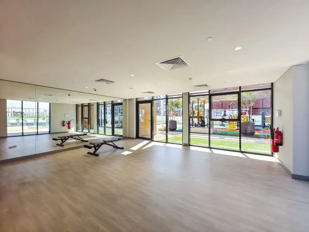 Relaxing Studio Retreat in Vibrant Meydan City,