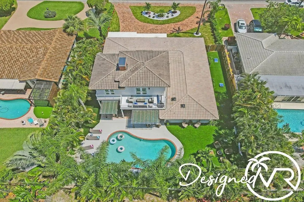 Modern Chic 7-BR with Pool & Gameroom